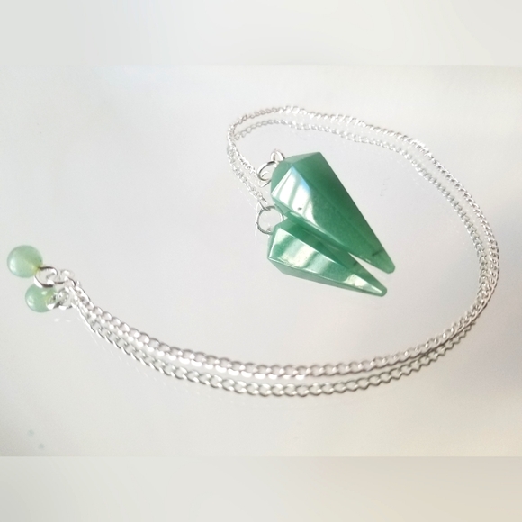 Green Aventurine Pendulum - Picture 2 of 5